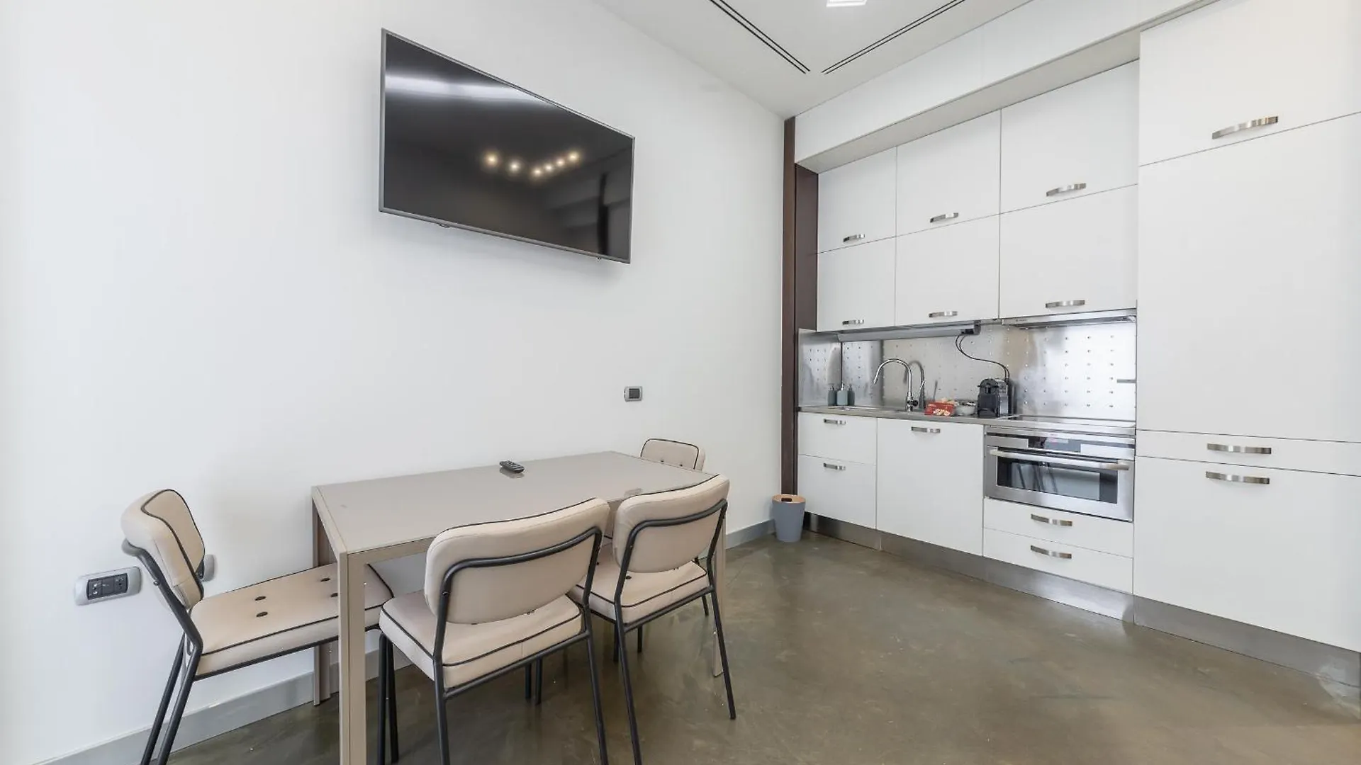 Via Cerva 7 Apartment Milan 0*,  Italy